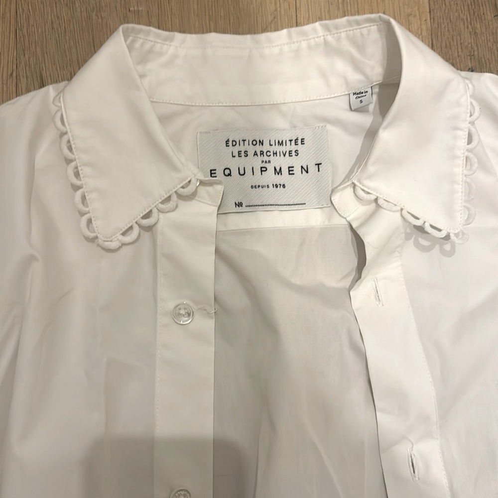 EQUIPMENT white embroidered oxford size small